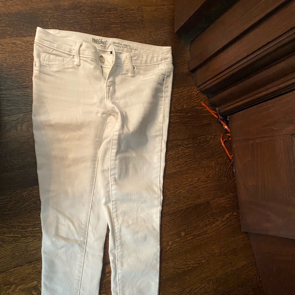 Selling white jeans